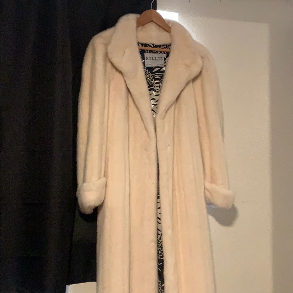 Full size Hillis vintage white Mink coat.